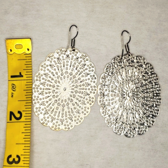 Embroidery Styled Silver Colored Earrings - Picture 4 of 5
